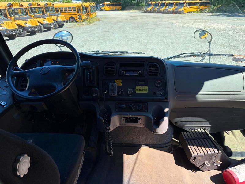 2015 Freightliner All other VIN 4UZABRDU9FCFW9497 COPART salvage auction — NORMAL WEAR, CT, sold $450 on 2026-10-09 (photo 9)