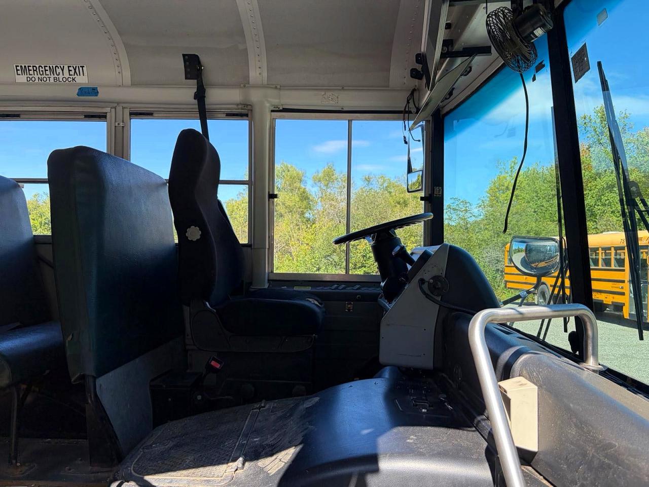 2014 Thomas Built VIN 1T88P9E17E1271027 COPART salvage auction — Normal Wear, MA - CERTIFICATE OF TITLE (P), sold $5,000 on 2026-09-17 (photo 5)