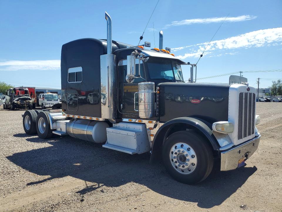 2013 Peterbilt 388 VIN 1XPWD49X5DD172303 COPART salvage auction — NORMAL WEAR, AZ - CERTIFICATE OF TITLE, sold $22,500 on 2026-09-25 (photo 4)