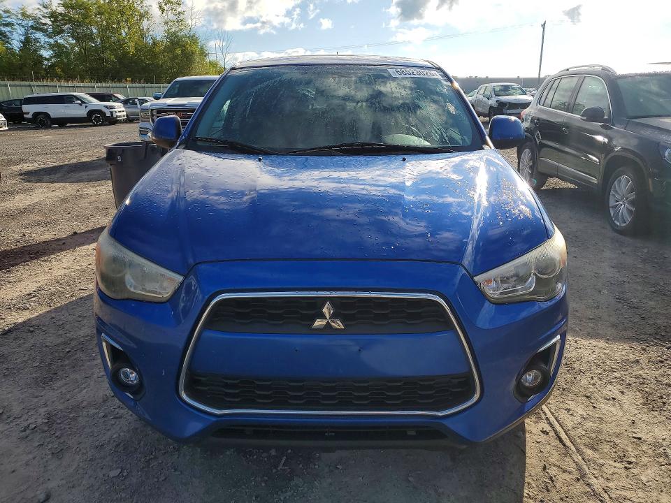 2015 Mitsubishi Outlander VIN 4A4AP3AU5FE030666 COPART salvage auction — MINOR DENT/SCRATCHES, Salvage Title, sold $4,500 on 2026-10-08 (photo 5)