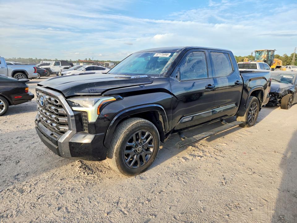 2024 Toyota Tundra VIN 5TFNC5DB9RX079582 — COPART salvage auction photo