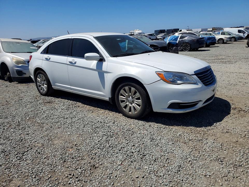 2013 Chrysler 200 VIN 1C3CCBAB9DN634811 COPART salvage auction — FRONT END, Salvage Title, sold $275 on 2026-09-11 (photo 4)