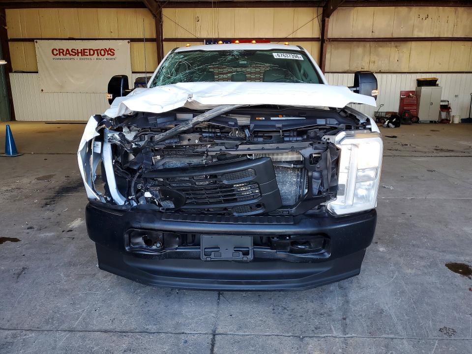 2025 Ford F-350 super duty VIN 1FD8W3HT4SEC33236 COPART salvage auction — MECHANICAL, TX - SALVAGE VEHICLE TITLE, sold $10,500 on 2026-09-30 (photo 5)