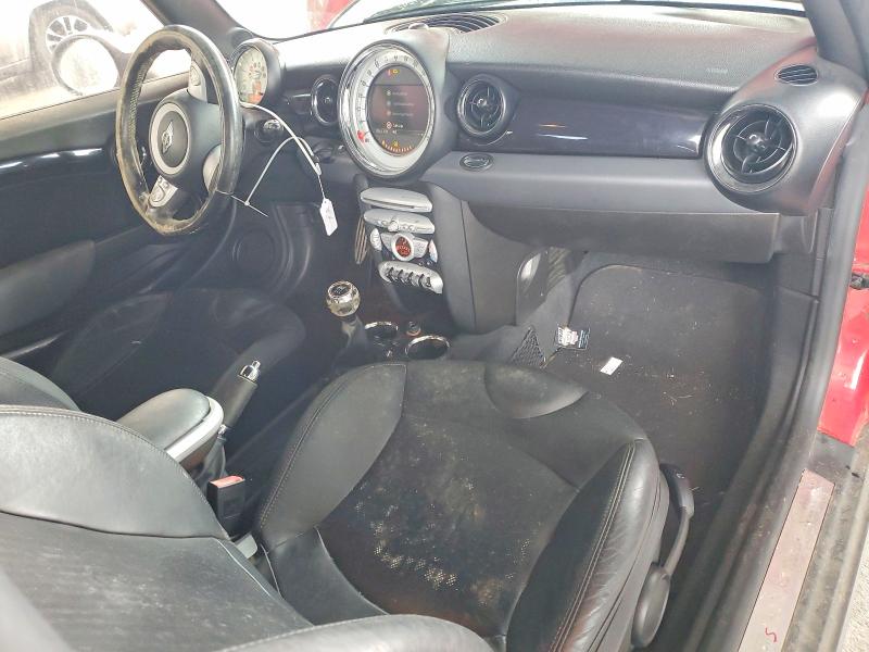 2009 Mini Cooper VIN WMWMM33569TP74664 COPART salvage auction — MECHANICAL, OR - NON PUBLIC CLEAN TITLE, sold $100 on 2026-09-09 (photo 8)