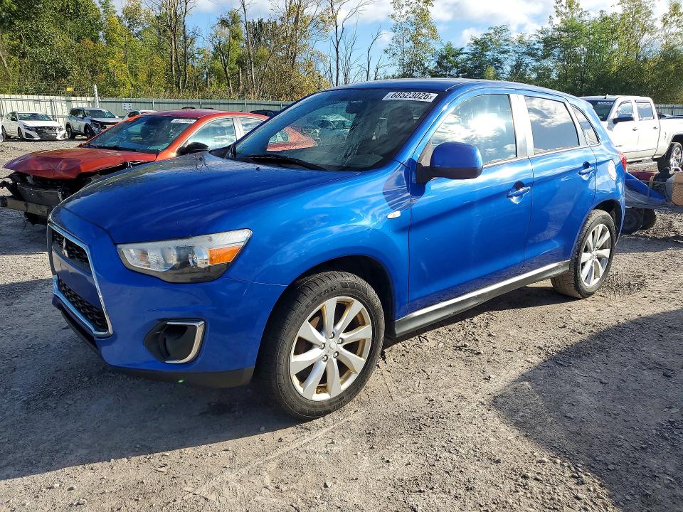 2015 Mitsubishi Outlander VIN 4A4AP3AU5FE030666 COPART salvage auction — MINOR DENT/SCRATCHES, Salvage Title, sold $4,500 on 2026-10-08 (photo 1)