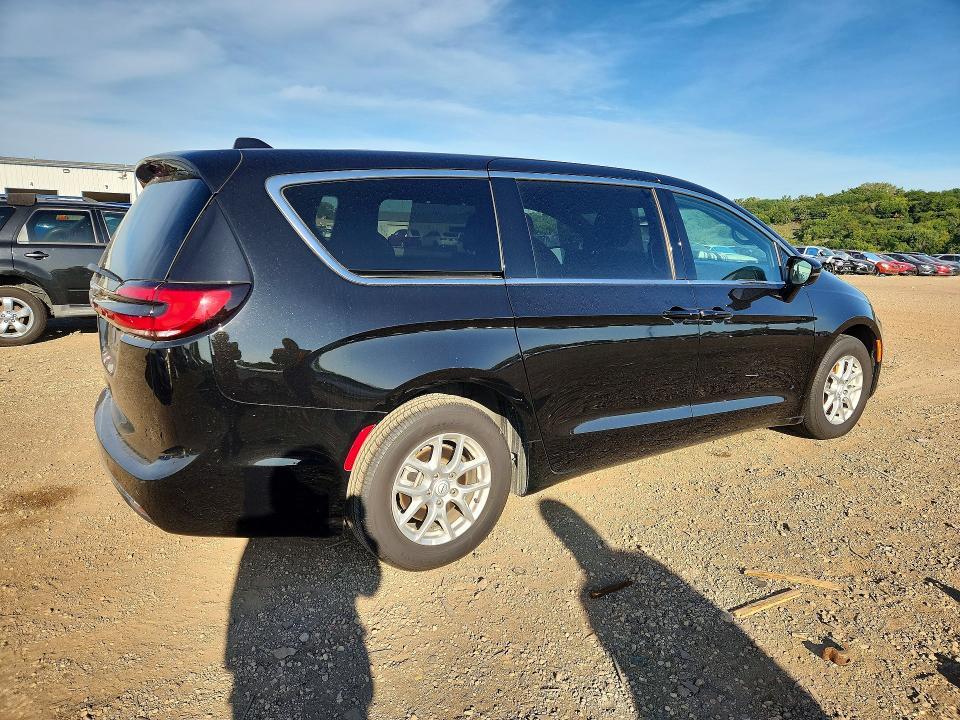 2026 Chrysler Pacifica VIN 2C4RC1BG1TR212513 COPART salvage auction — MINOR DENT/SCRATCHES, Il - Salvage Certificate (P), sold $9,100 on 2026-09-16 (photo 3)