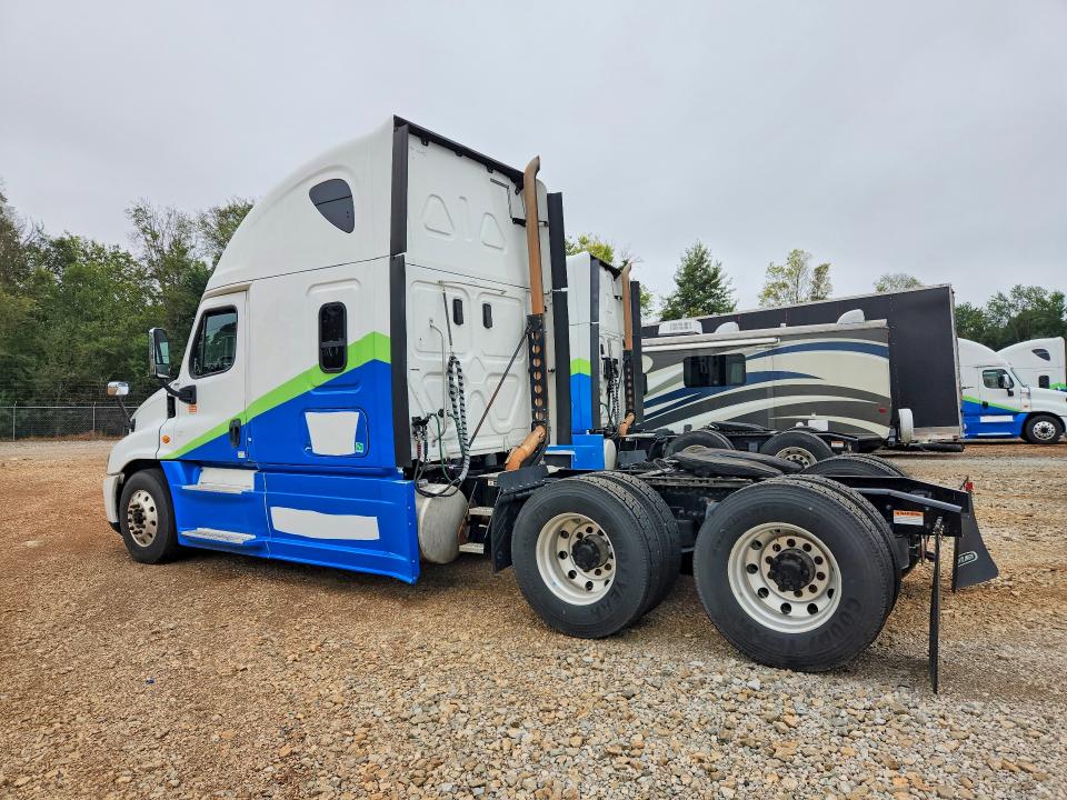 2017 Freightliner Cascadia 125 VIN 1FUJGLBGXHLJG9419 COPART salvage auction — SIDE, TN - CERTIFICATE OF TITLE (P), sold $15,600 on 2026-09-29 (photo 2)