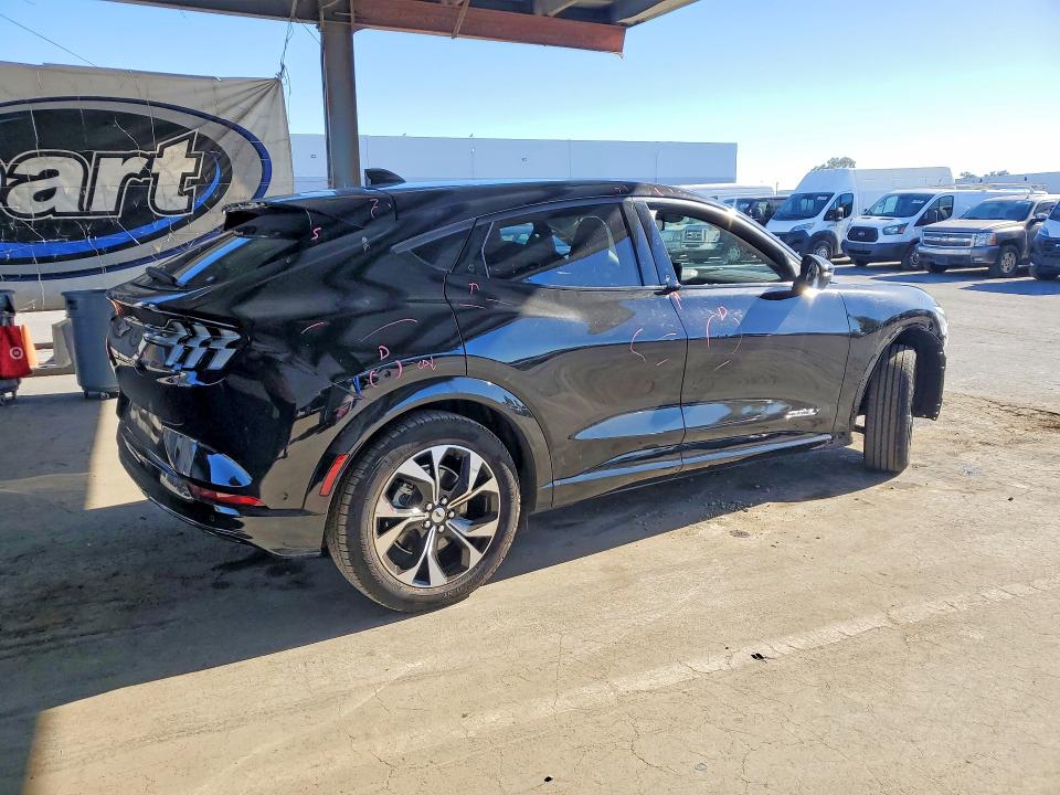 2021 Ford Mustang mach-e VIN 3FMTK3R70MMA57984 COPART salvage auction — FRONT END, Salvage Title, sold $10,500 on 2026-10-13 (photo 3)