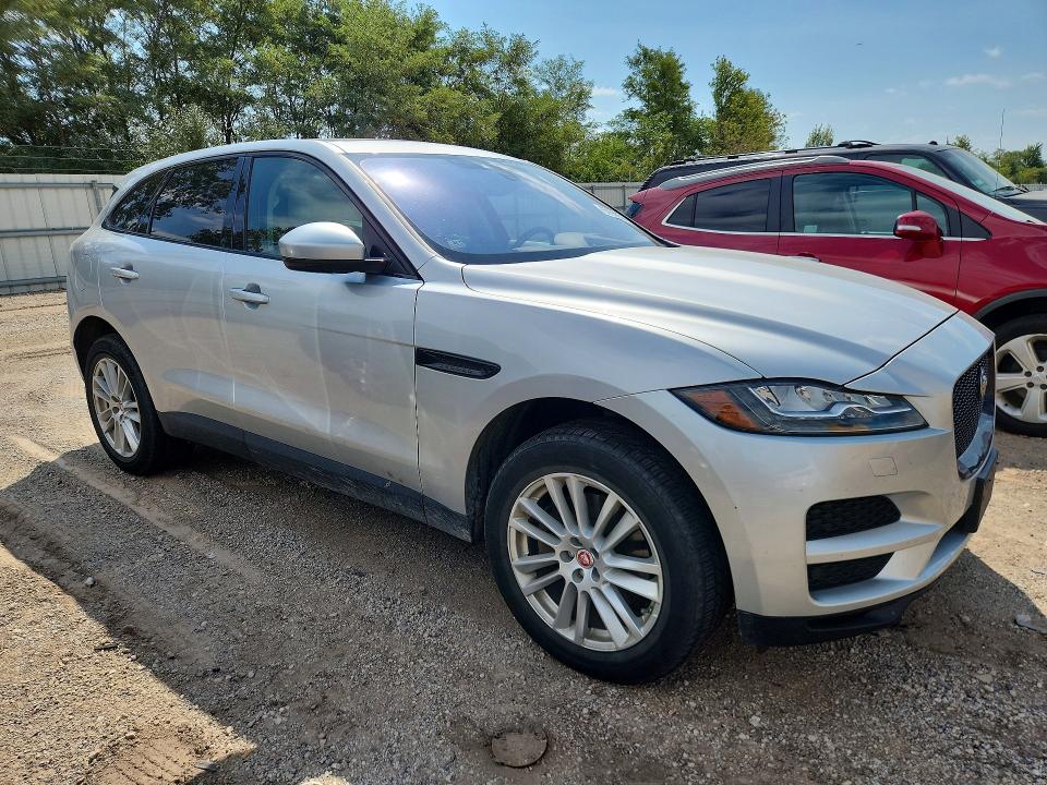 2017 Jaguar F-Pace VIN SADCK2BV6HA085660 COPART salvage auction — MECHANICAL, IL - CERTIFICATE OF TITLE, sold $2,250 on 2026-09-22 (photo 4)