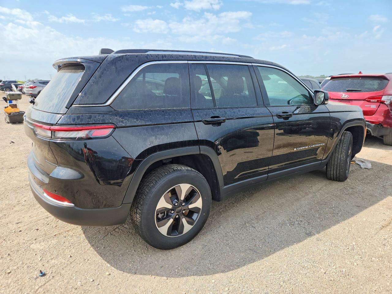2024 Jeep Grand Cherokee VIN 1C4RJYB66RC720564 COPART salvage auction — Mechanical, TX - CERTIFICATE OF TITLE, sold $17,500 on 2026-09-12 (photo 3)