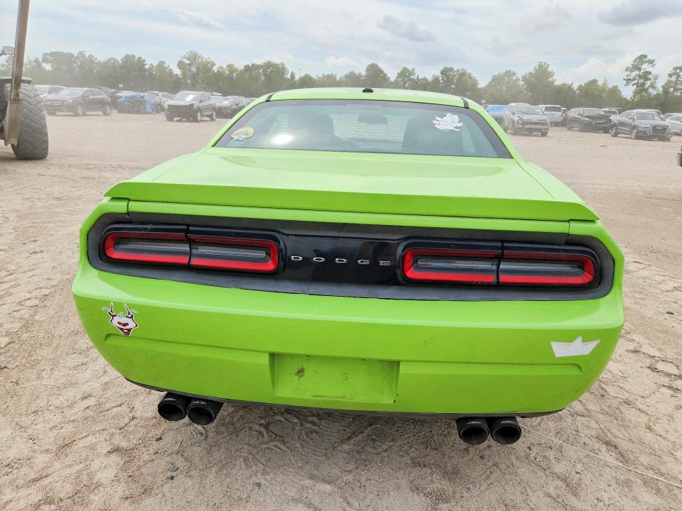 2012 Dodge Challenger VIN 2C3CDYBT0CH106301 COPART salvage auction — MINOR DENT/SCRATCHES, Salvage Title, sold $150 on 2026-09-12 (photo 6)
