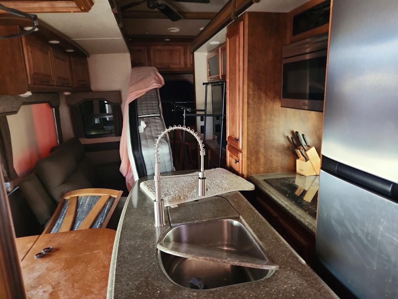 2017 Hrea VIN 5SFBG4427HE326512 COPART salvage auction — Water/Flood, TX - SALVAGE TITLE-FLOOD DAMAGE, sold $8,000 on 2026-10-02 (photo 6)