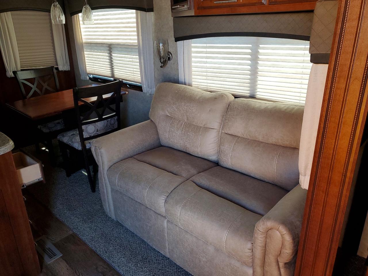 2017 Jayc O eagle ht VIN 1UJCJ0BP6H1P40064 COPART salvage auction — Top/Roof, Sm - Salvage Title, sold $3,150 on 2026-09-17 (photo 7)