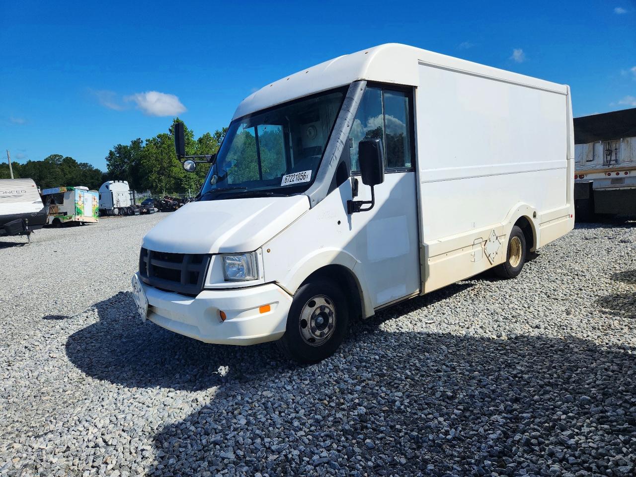 2018 Isuzu Reach VIN JALB4T178J7W00282 COPART salvage auction — Normal Wear, GA - CERTIFICATE OF TITLE (P), sold $3,685 on 2026-09-18 (photo 1)