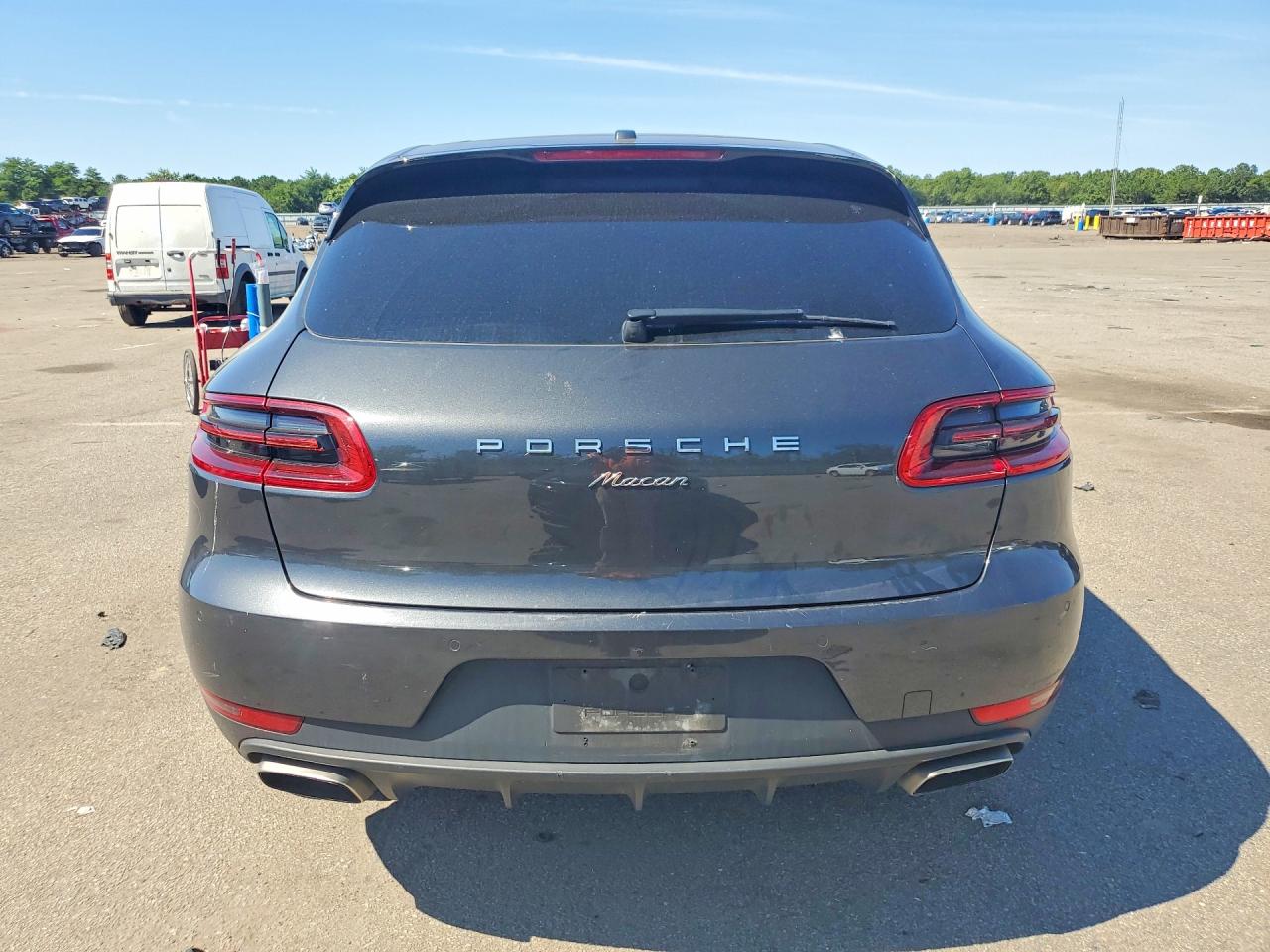 2017 Porsche Macan VIN WP1AA2A58HLB09354 COPART salvage auction — Front End, Ct - Clean Title, sold $2,800 on 2026-09-18 (photo 6)