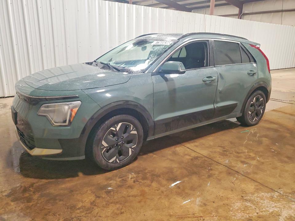 2024 Kia Niro VIN KNDCR3L15R5121082 — COPART salvage auction photo