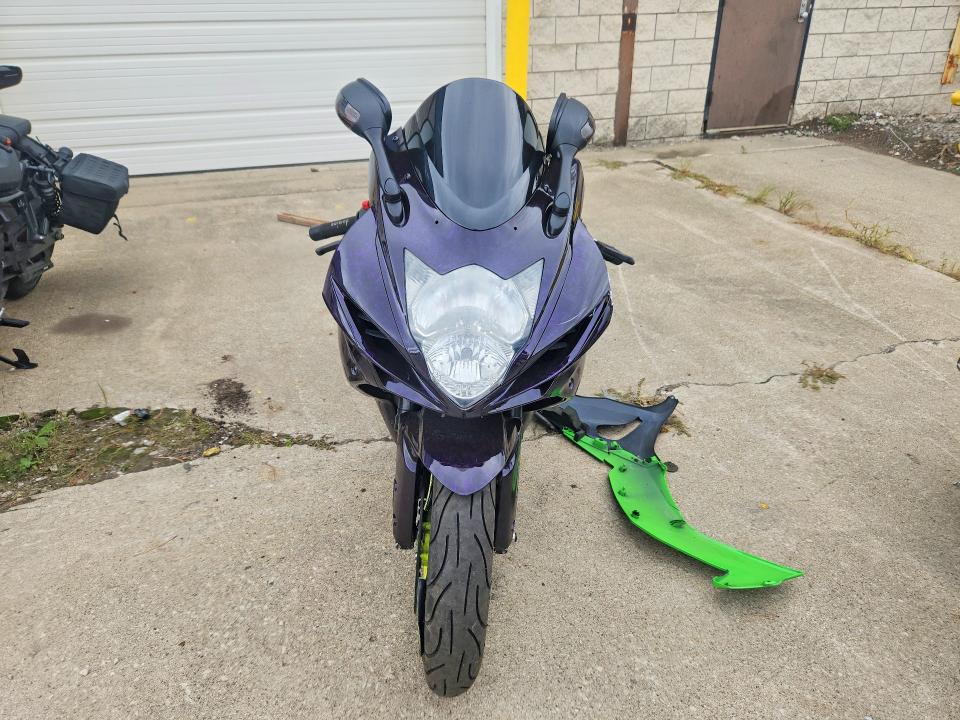 2017 Suzuki Gsx-r600 VIN JS1GN7FA7H2101166 COPART salvage auction — FRONT END, MI - CERTIFICATE OF TITLE, sold $2,350 on 2026-10-22 (photo 2)