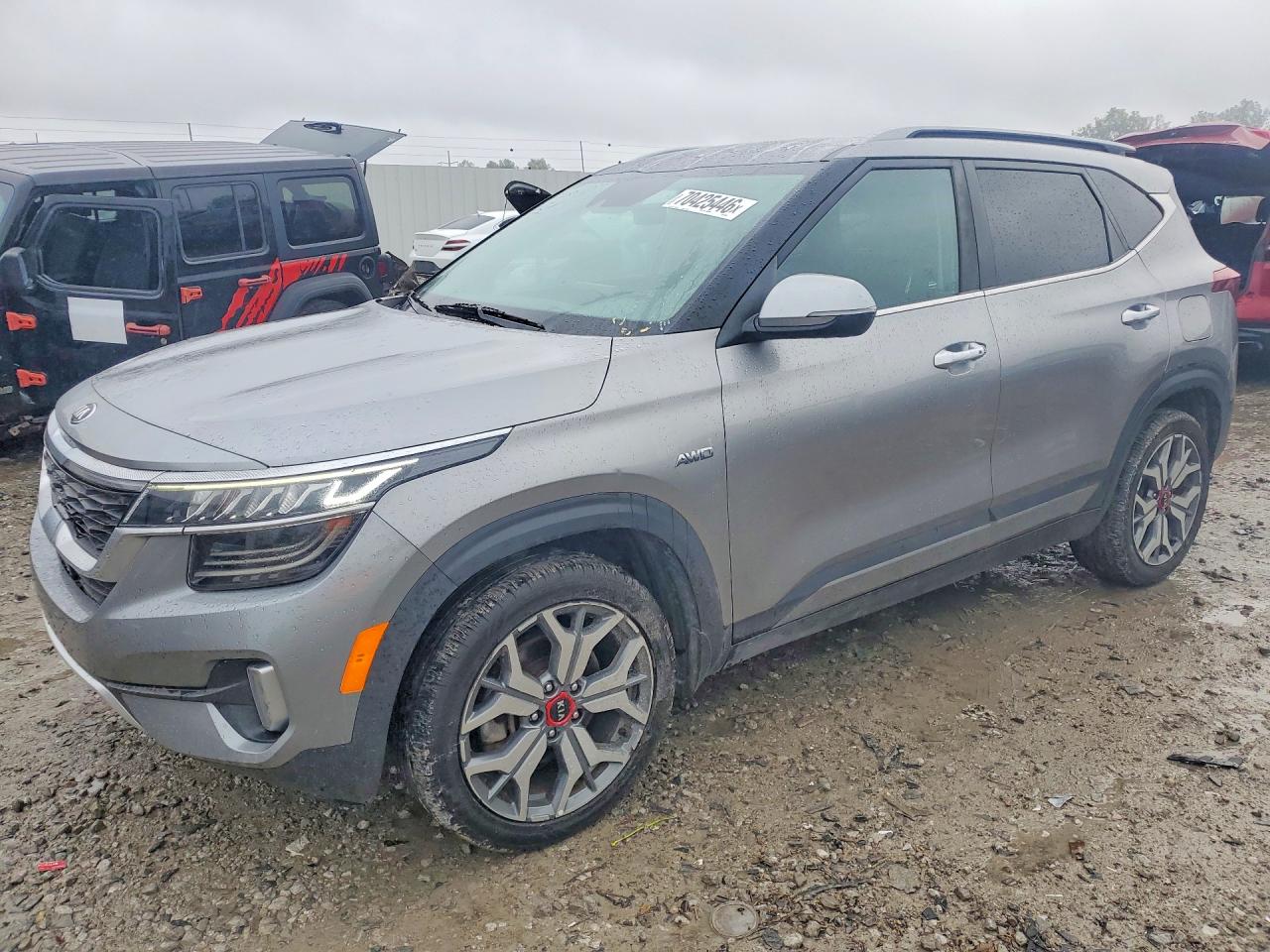 2021 Kia Seltos VIN KNDETCA25M7059217 — COPART salvage auction photo