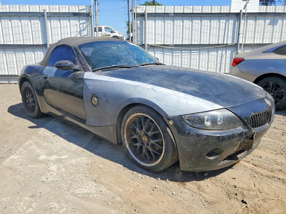 2003 BMW Z4 VIN 4USBT33443LR61634 COPART salvage auction — FRONT END, CA - APP FOR DUP CLEAN OR AC, sold $425 on 2026-10-06 (photo 4)