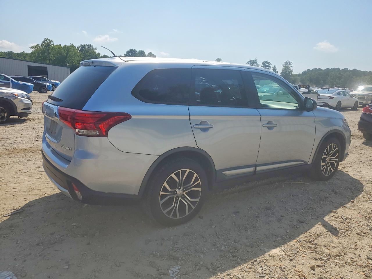 2016 Mitsubishi Outlander VIN JA4AD2A39GZ019773 COPART salvage auction — Minor Dent/Scratches, VA - CERTIFICATE OF TITLE (P), sold $2,900 on 2026-09-15 (photo 3)