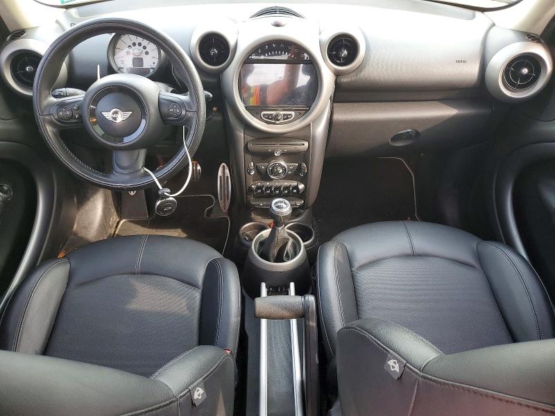2012 Mini Cooper VIN WMWZC5C56CWM13199 COPART salvage auction — MINOR DENT/SCRATCHES, NJ - CERTIFICATE OF TITLE, sold $400 on 2026-09-04 (photo 8)