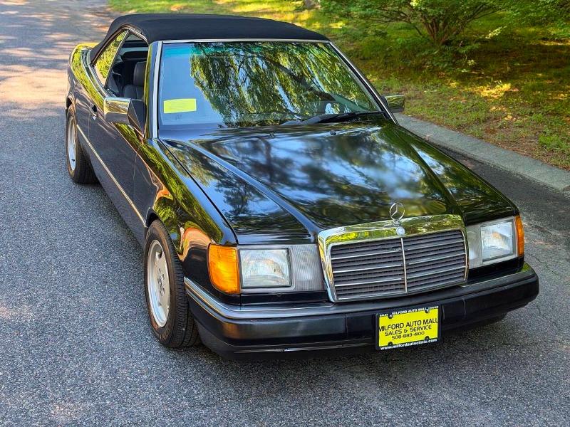 1993 Mercedes-benz 300-class VIN WDBEA66E7PB922559 COPART salvage auction — NORMAL WEAR, CT, sold $6,800 on 2026-09-28 (photo 1)