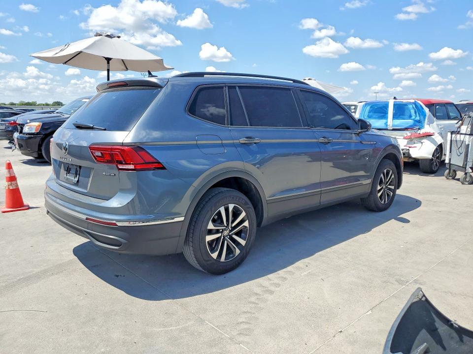 2023 Volkswagen Tiguan VIN 3VVFB7AX8PM078902 COPART salvage auction — MINOR DENT/SCRATCHES, Tx - Cert Of Title-Rebuilt Salvage, sold $3,650 on 2026-09-14 (photo 3)