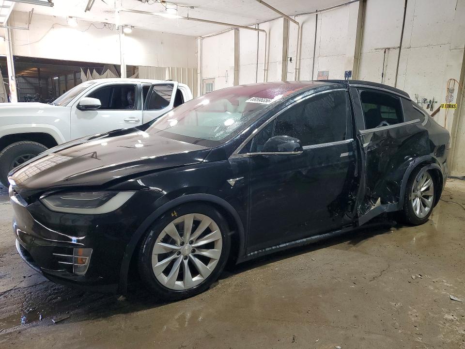 2019 Tesla Model x VIN 5YJXCAE20KF161376 — COPART salvage auction photo