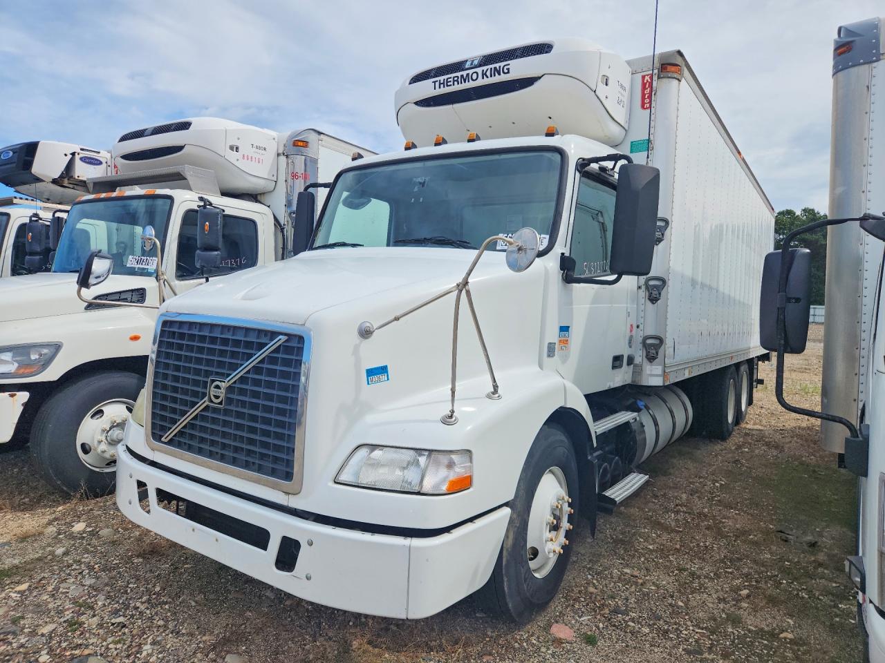 2014 Volvo VNM VIN 4V5MC9DF1EN171961 COPART salvage auction — Normal Wear, NY - CERTIFICATE OF TITLE, sold $7,500 on 2026-09-18 (photo 1)
