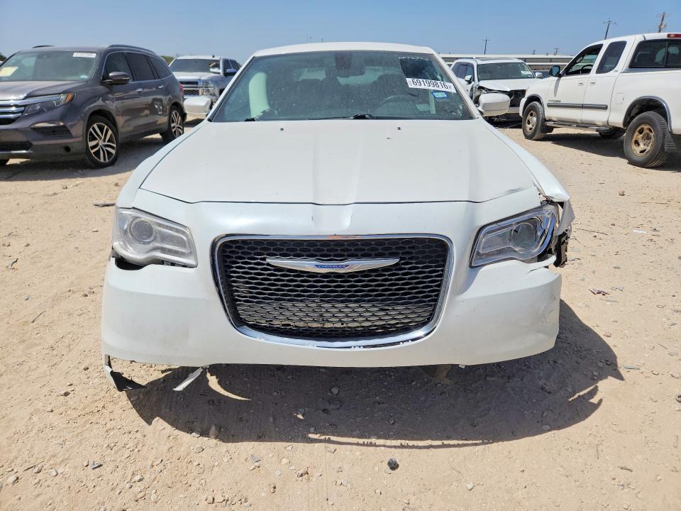 2015 Chrysler 300 VIN 2C3CCAAG7FH898837 COPART salvage auction — FRONT END, Tx - Cert Of Title-Rebuilt Salvage, sold $700 on 2026-10-06 (photo 5)