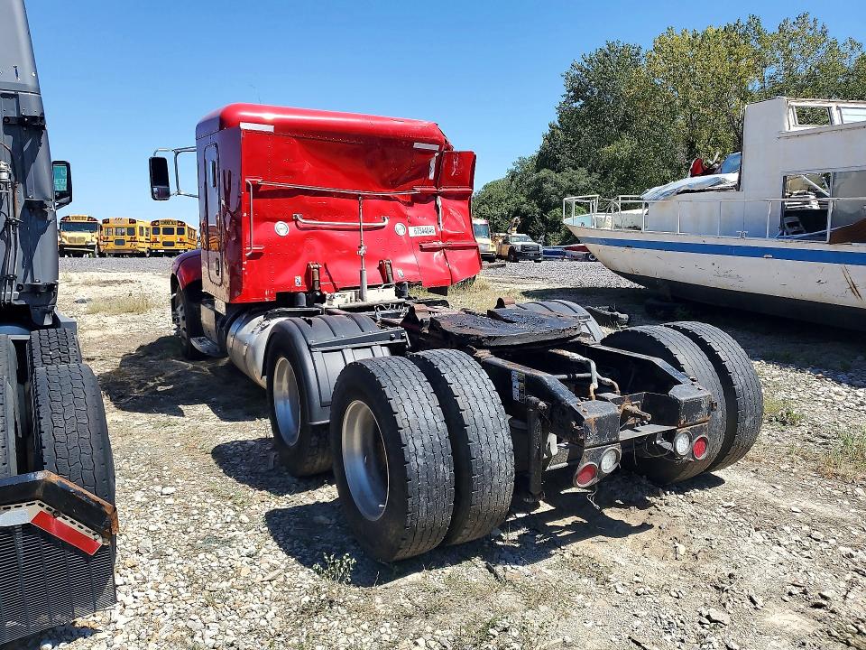 2016 Peterbilt 384 VIN 1XPVDP9X9GD148961 COPART salvage auction — REAR END, MO - DEALER ONLY CLEAN TITLE (P), sold $70 on 2026-10-06 (photo 2)