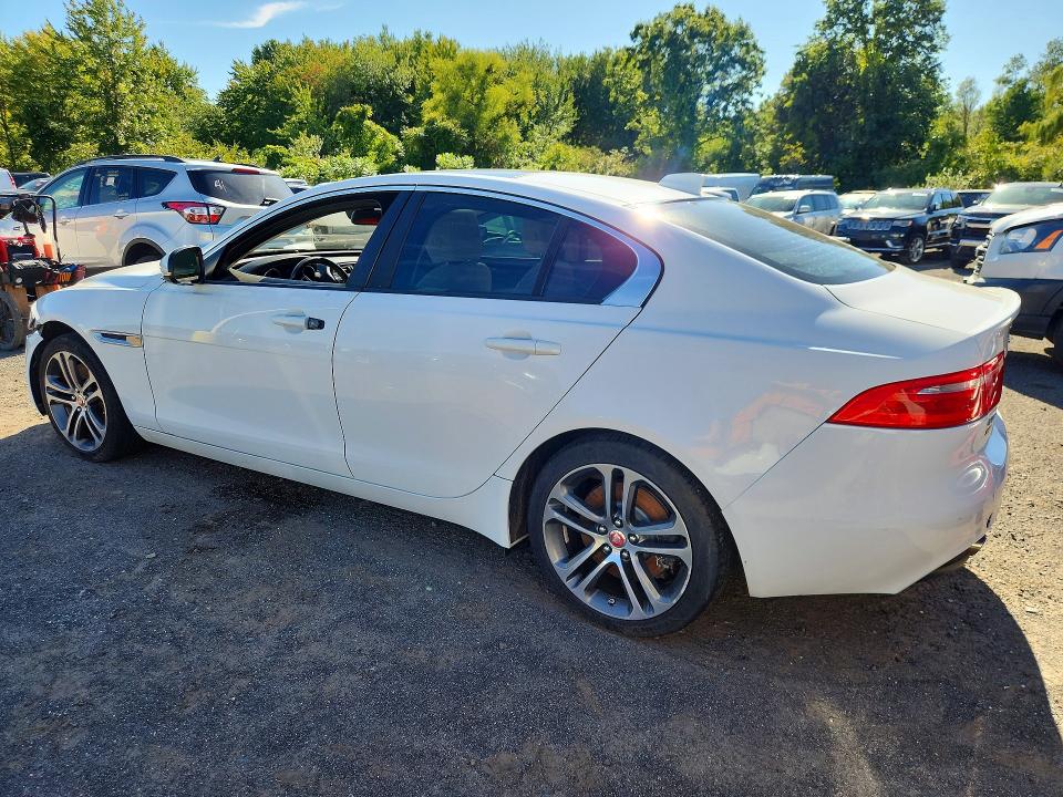 2017 Jaguar Xe VIN SAJAJ4BVXHA958474 COPART salvage auction — MINOR DENT/SCRATCHES, RI - CERTIFICATE OF TITLE, sold $1,500 on 2026-10-08 (photo 2)