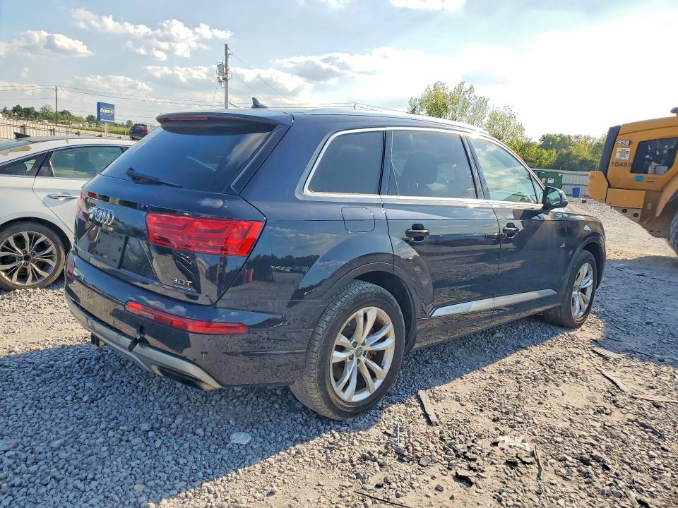 2017 Audi Q7 VIN WA1LAAF77HD033239 COPART salvage auction — NORMAL WEAR, Al - Certificate Of Title (P), sold $6,700 on 2026-10-23 (photo 3)
