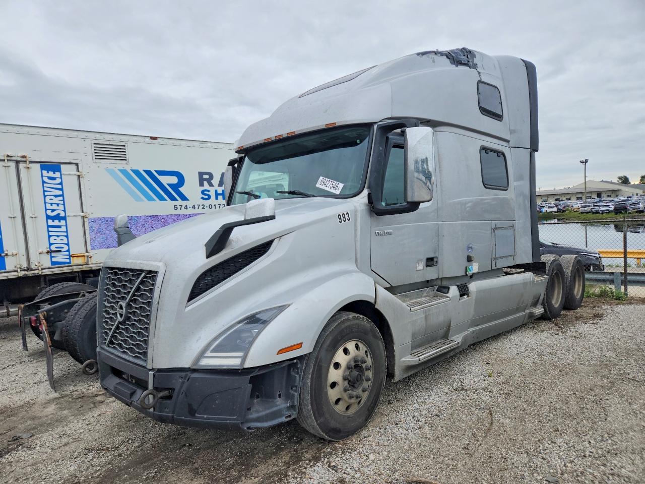 2020 Volvo VNL VIN 4V4NC9EH3LN236993 — COPART salvage auction photo