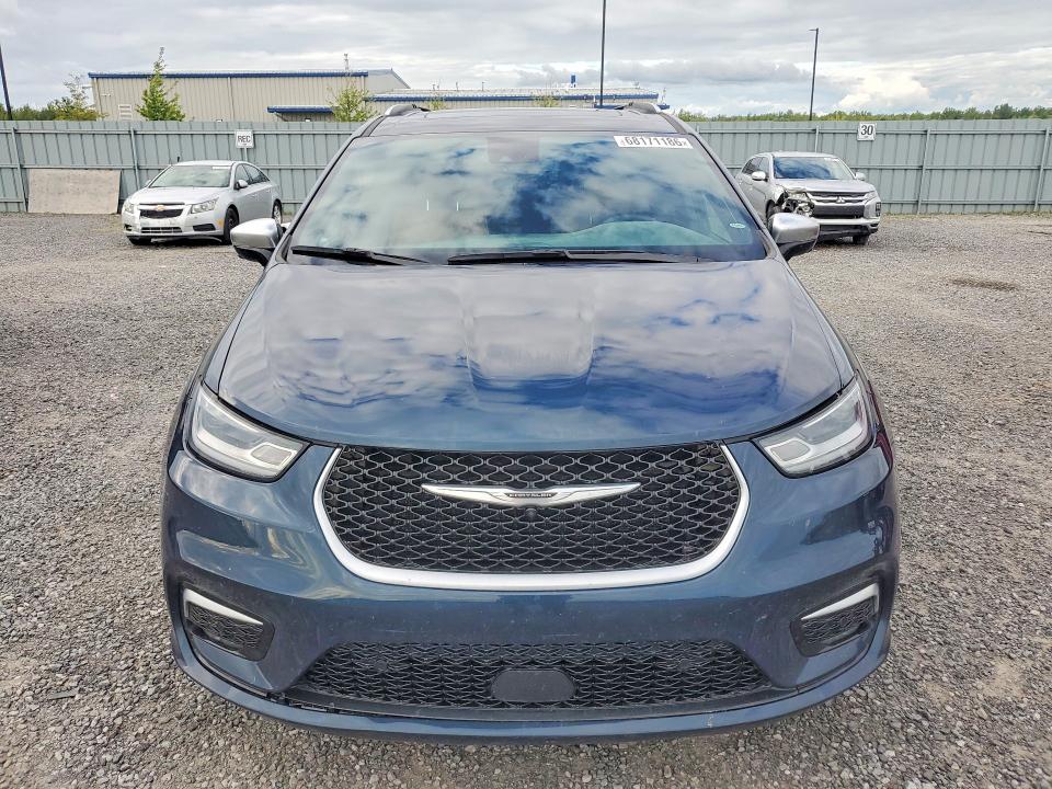 2023 Chrysler Pacifica VIN 2C4RC1N73PR519103 COPART salvage auction — REAR END, QC - GRAVEMENT ACCIDENTE, sold $10,200 on 2026-10-08 (photo 5)
