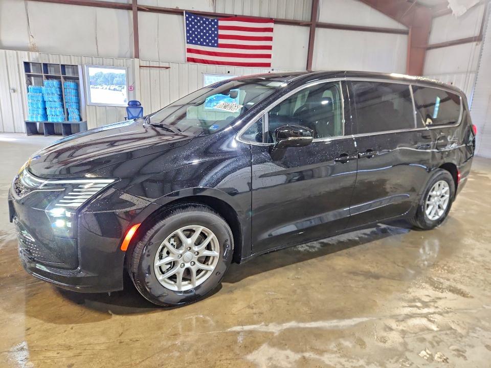 2027 Chrysler Pacifica VIN 2C4RC1BG2VR553681 — COPART salvage auction photo