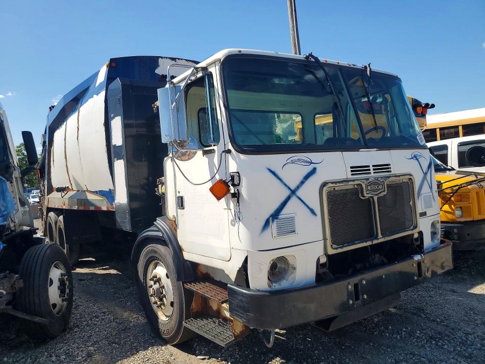 2011 Autocar Llc Xpeditor VIN 5VCACLLE8BH212852 COPART salvage auction — MINOR DENT/SCRATCHES, Nj - Clean Title Export Only, sold $1,550 on 2026-09-17 (photo 4)