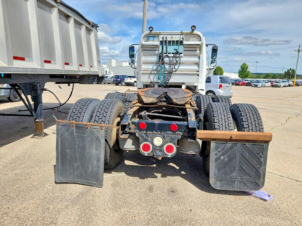 2016 Freightliner M2 VIN 1FUJC5DV9GHGY4861 COPART salvage auction — MINOR DENT/SCRATCHES, NY - CERTIFICATE OF TITLE, sold $13,000 on 2026-09-18 (photo 6)