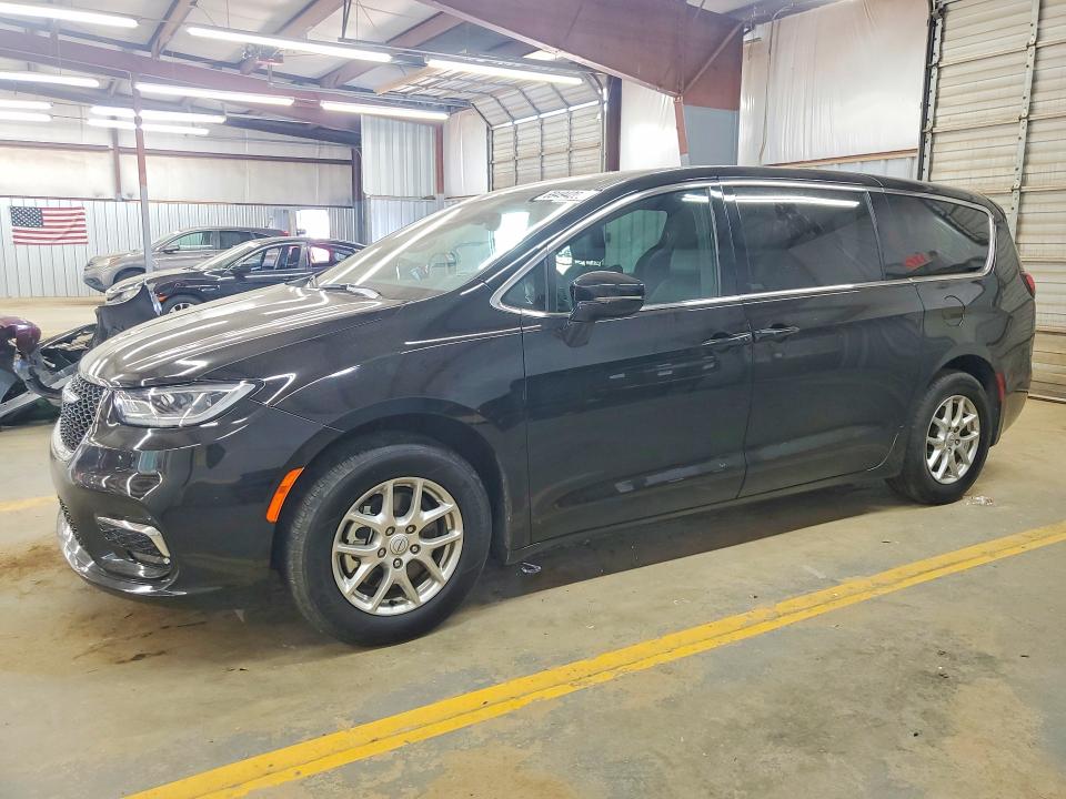 2025 Chrysler Pacifica VIN 2C4RC1BG5SR578652 COPART salvage auction — MINOR DENT/SCRATCHES, Mi - Dealer Only Clean Title, sold $15,600 on 2026-10-14 (photo 1)