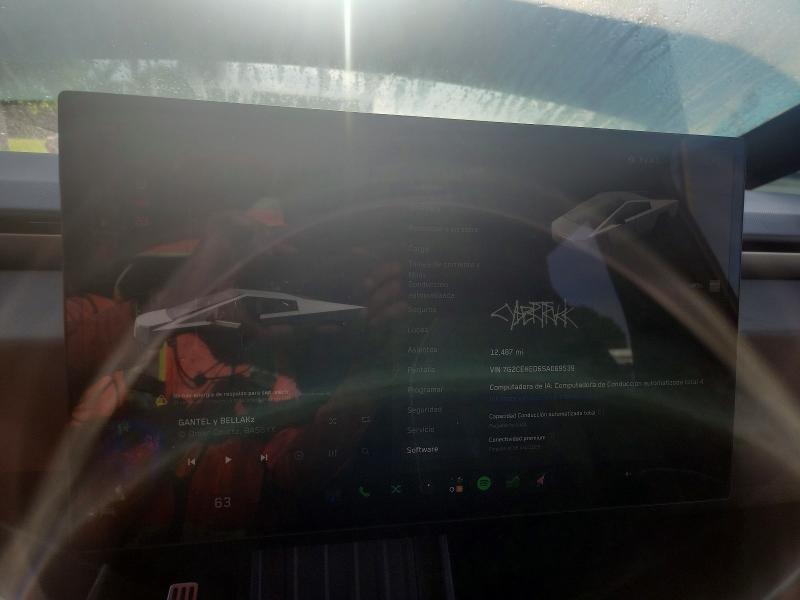 2025 Tesla Cybertruck VIN 7G2CEHED6SA069539 COPART salvage auction — SIDE, FL - CERT OF TITLE SLVG REBUILDABLE, sold $34,000 on 2026-09-28 (photo 9)