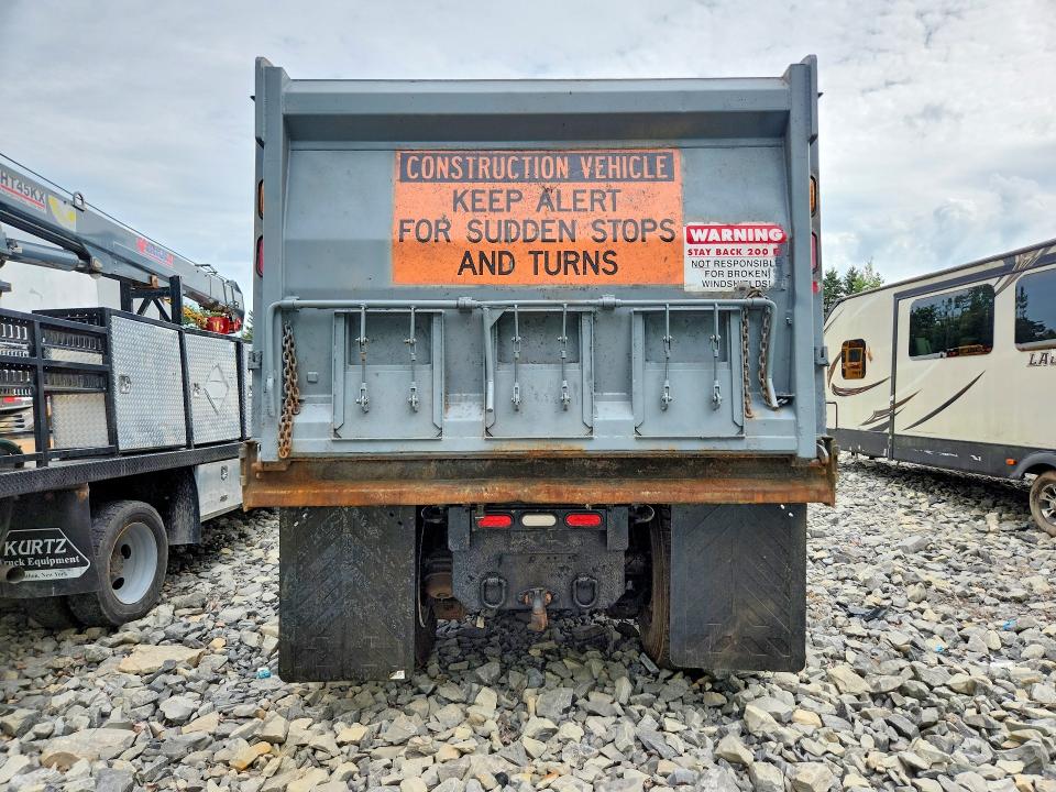2017 Mack 700 gu700 VIN 1M2AX09CXHM035478 COPART salvage auction — MINOR DENT/SCRATCHES, PA - CERTIFICATE OF SALVAGE (P), sold $30,000 on 2026-09-17 (photo 6)