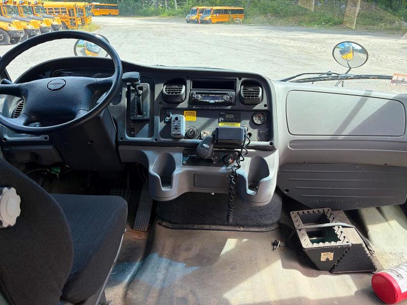 2015 Freightliner Chassis VIN 4UZABRDU5FCFW9514 COPART salvage auction — NORMAL WEAR, MA - CERTIFICATE OF TITLE (P), sold $2,250 on 2026-09-24 (photo 9)