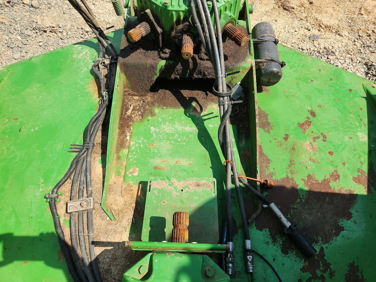 2025 VIN 1P0FC4RGLRF001086 COPART salvage auction — Side, Bs - Clean Title, sold $800 on 2026-09-25 (photo 8)