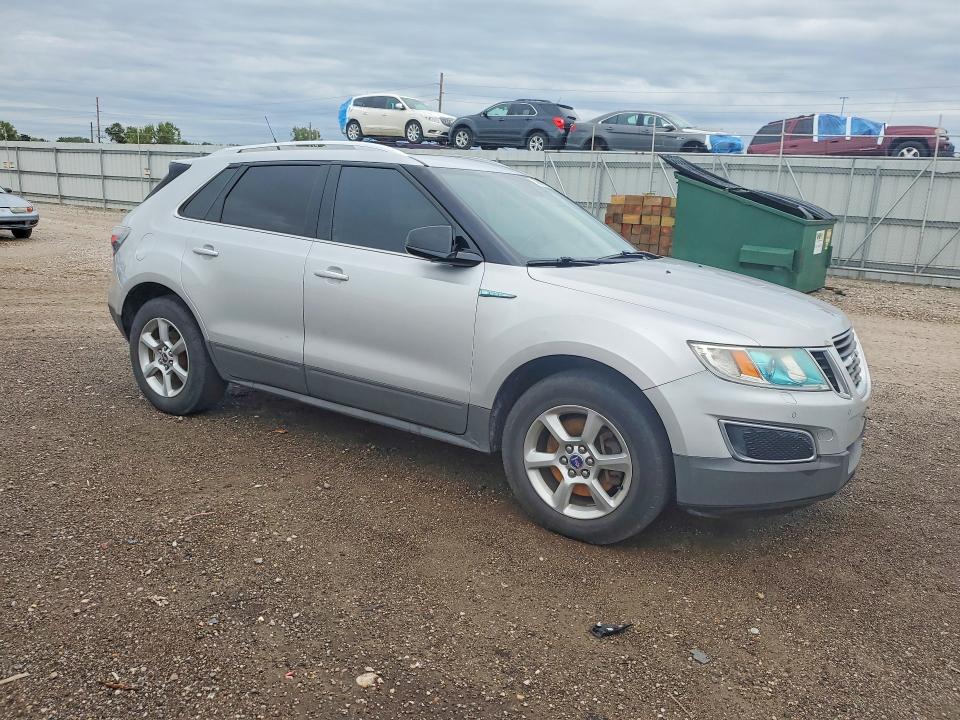 2011 Saab 9 4 VIN 3G0FNTEY7BS800363 COPART salvage auction — ENGINE BURN, IA - CERT OF TITLE-SALVAGE TITLE, sold $1,200 on 2026-09-25 (photo 4)