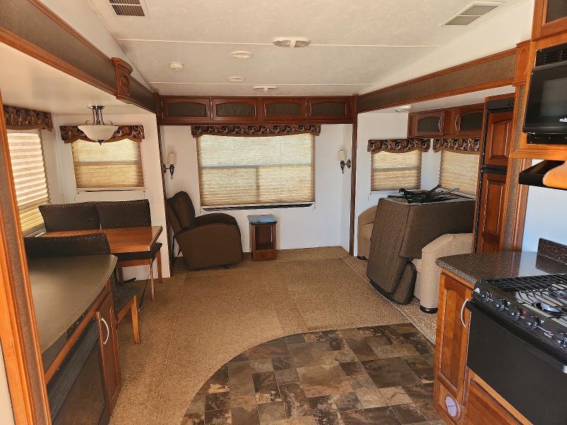 2013 Forest river Crusader VIN 5ZT3CSUB2DD112453 COPART salvage auction — HAIL, CO - CERTIFICATE OF TITLE, sold $5,100 on 2026-09-30 (photo 6)