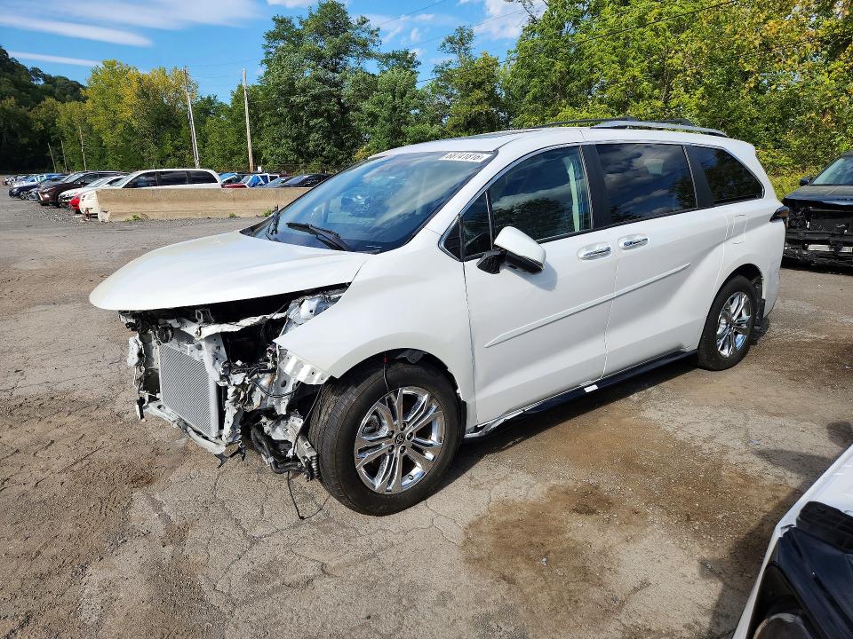 2024 Toyota Sienna VIN 5TDESKFC8RS137064 — COPART salvage auction photo