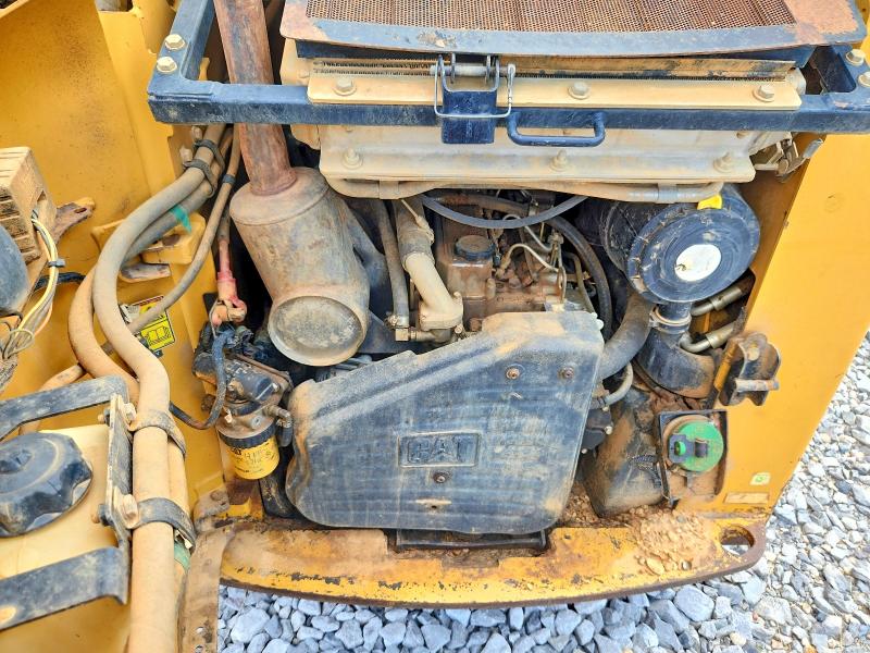2011 Caterpillar 236d skid steer VIN CAT0262CJMST04073 COPART salvage auction — NORMAL WEAR, TN - BILL OF SALE, sold $7,100 on 2026-09-18 (photo 7)