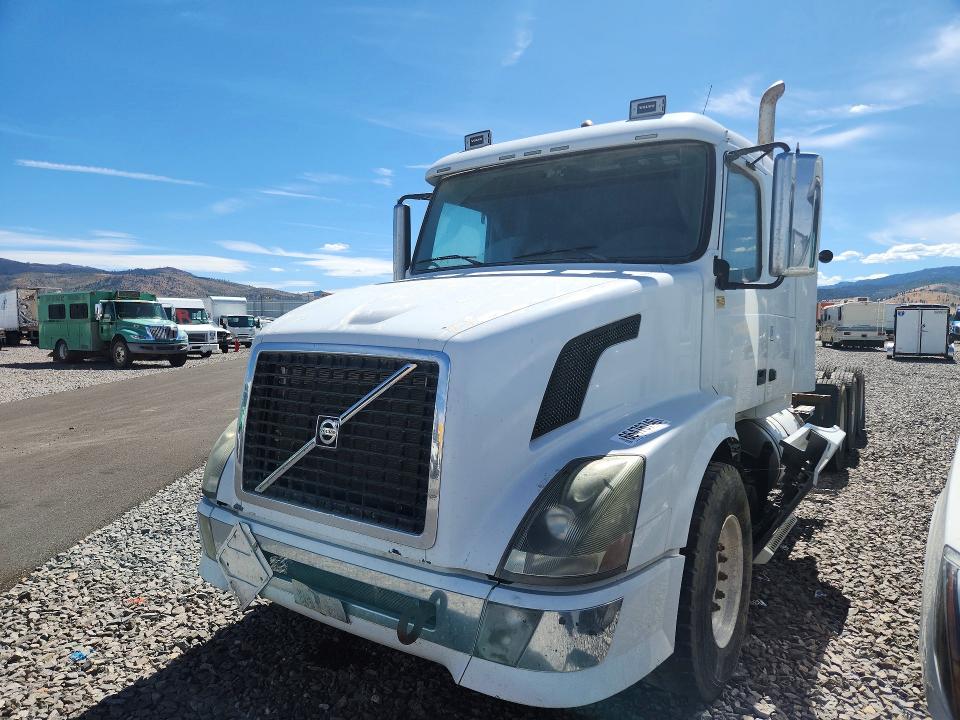 2008 Volvo Vnl VIN 4V4NC9TK08N495060 — COPART salvage auction photo