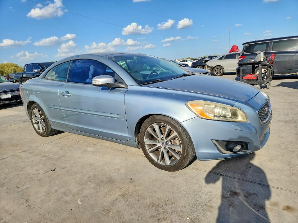 2013 Volvo C70 VIN YV1672MC6DJ139534 COPART salvage auction — MECHANICAL, TX, sold $300 on 2026-10-08 (photo 4)