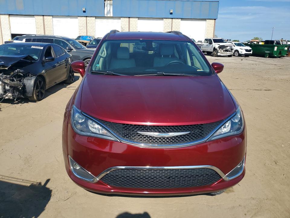 2018 Chrysler Pacifica VIN 2C4RC1BG1JR158076 COPART salvage auction — REAR END, Mt - Certificate Of Title, sold $2,100 on 2026-09-30 (photo 5)